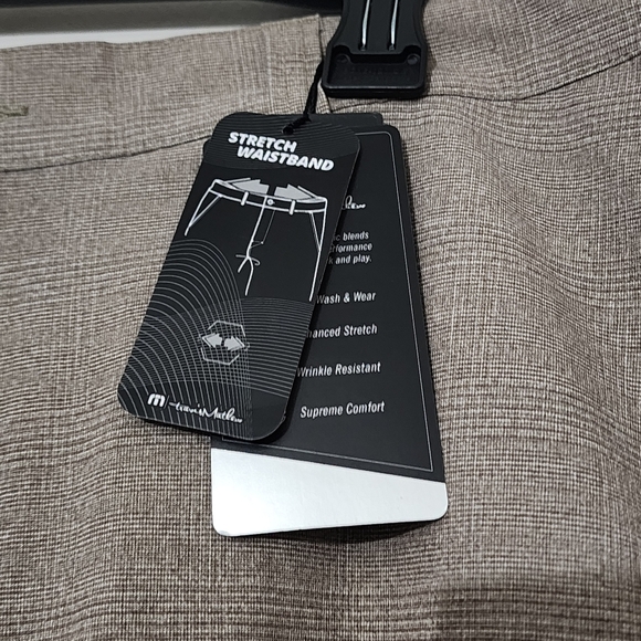 Travis Mathew Grommet Men's Size 40 Textured PinStripe Golf Shorts Khaki Brown - Picture 6 of 11